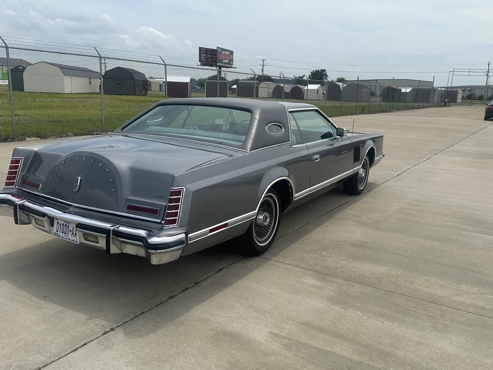 1977 Lincoln Continental Mark V - Image 10 of 31