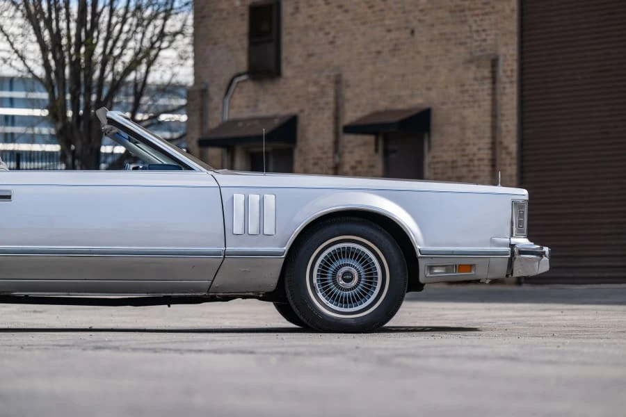1977 Lincoln Continental Mark V - Image 18 of 31