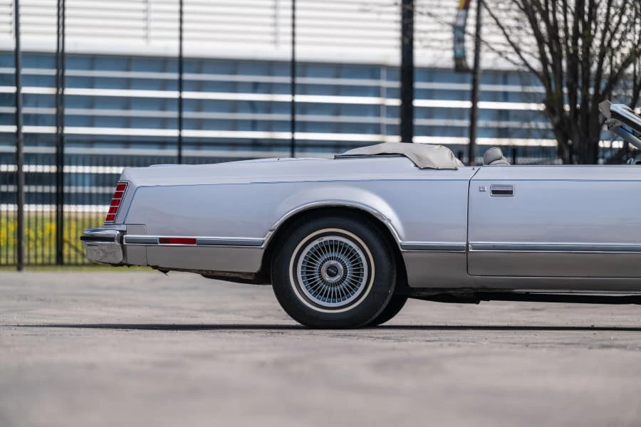 1977 Lincoln Continental Mark V - Image 16 of 31