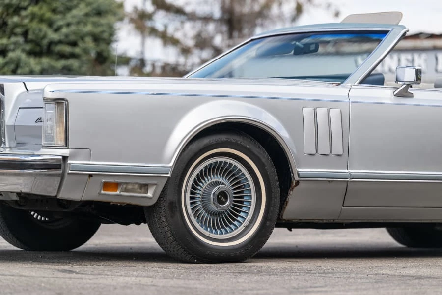 1977 Lincoln Continental Mark V - Image 12 of 31