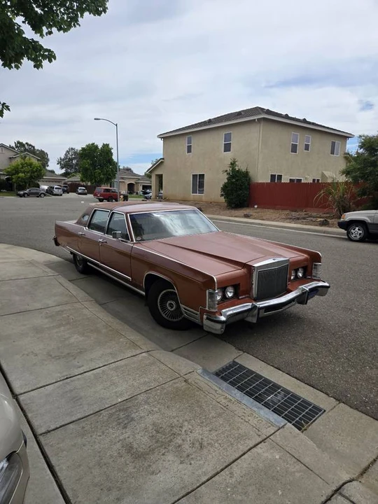 1977 Lincoln Continental 5th Gen - Image 2 of 8