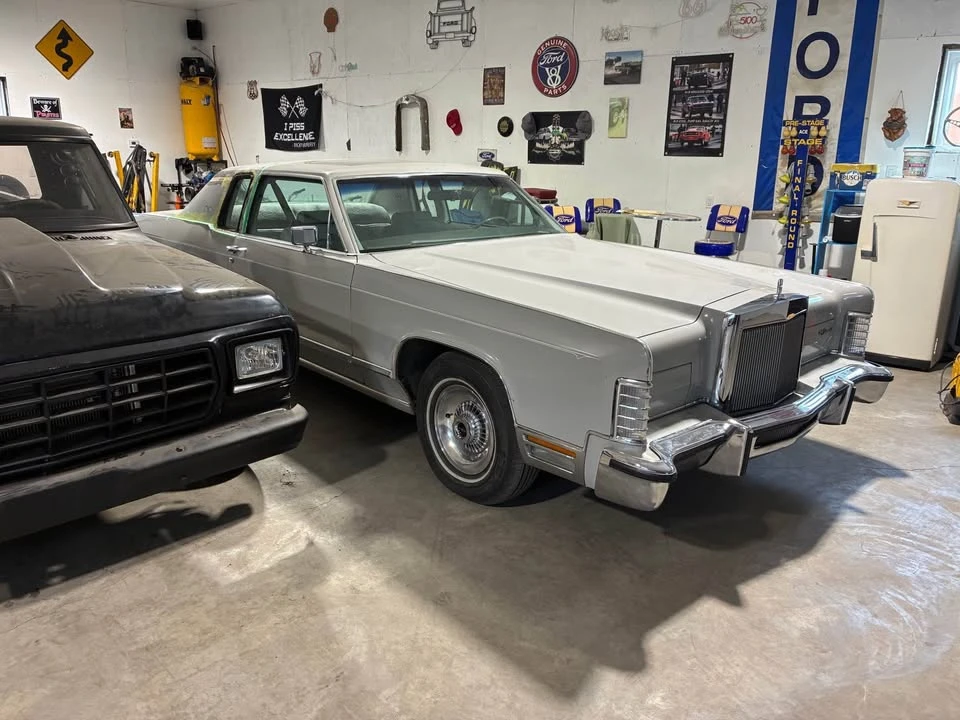 1977 Lincoln Continental 5th Gen - Image 2 of 6