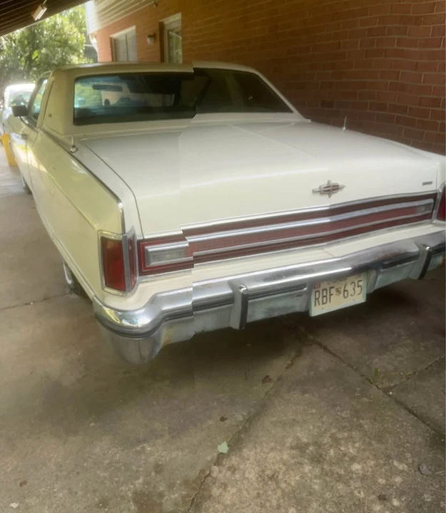 1977 Lincoln Continental 5th Gen - Image 2 of 10
