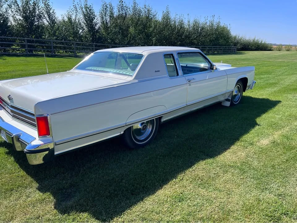 1977 Lincoln Continental 5th Gen - Image 14 of 17