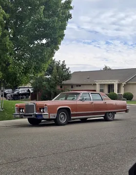 1977 Lincoln Continental Sedan 4D