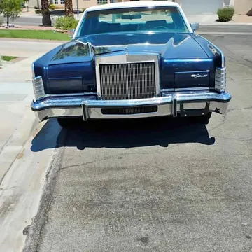 1977 Lincoln Continental Signature Sedan 4D