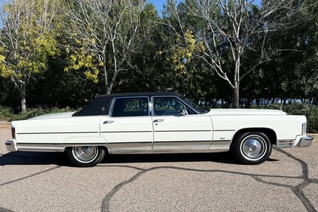 1977 Lincoln Town Car - Image 3 of 8