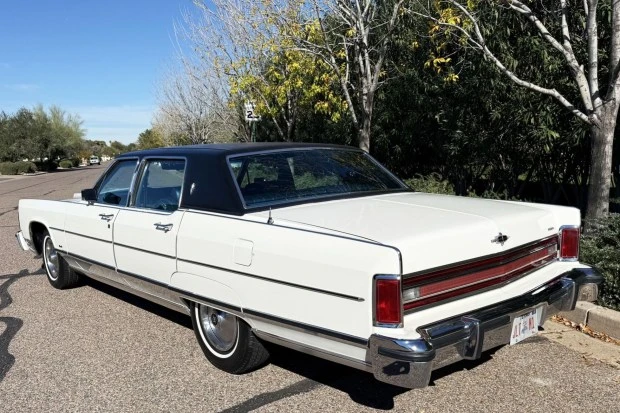 1977 Lincoln Town Car - Image 2 of 8