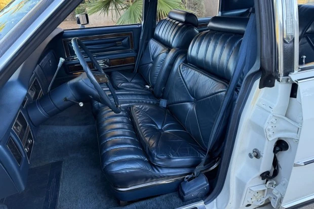 1977 Lincoln Town Car - Image 4 of 8