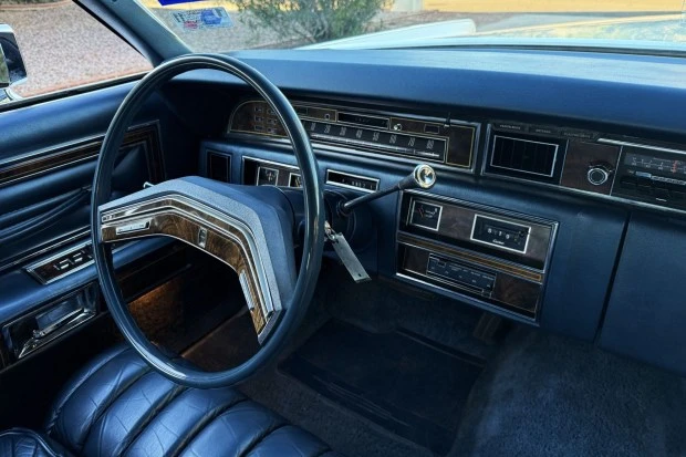 1977 Lincoln Town Car - Image 5 of 8