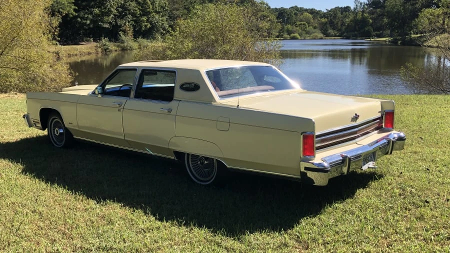 1977 Lincoln Continental 5th Gen - Image 19 of 20