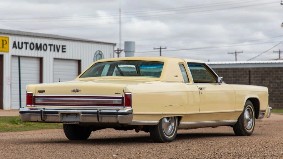 1977 Lincoln Continental 5th Gen - Image 11 of 13