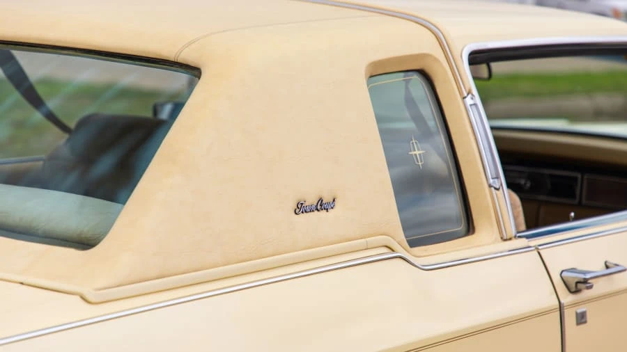 1977 Lincoln Continental 5th Gen - Image 12 of 13
