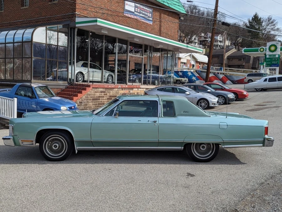 1977 Lincoln Continental 5th Gen - Image 10 of 31