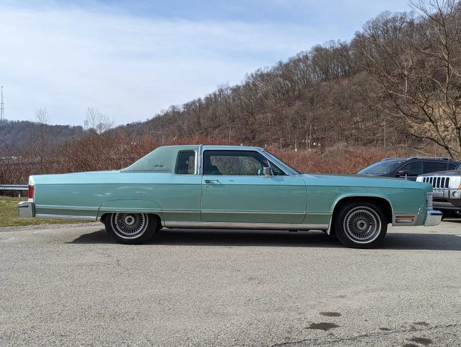 1977 Lincoln Continental 5th Gen - Image 2 of 31