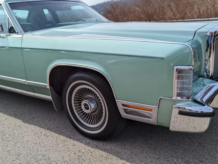 1977 Lincoln Continental 5th Gen - Image 15 of 31