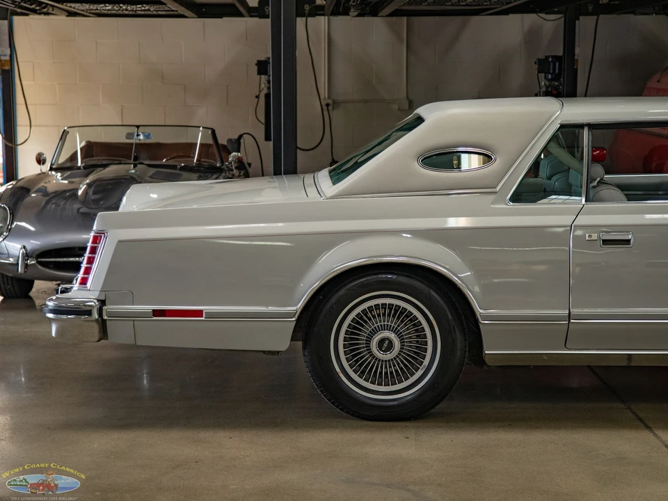 1977 Lincoln Continental 5th Gen - Image 2 of 31