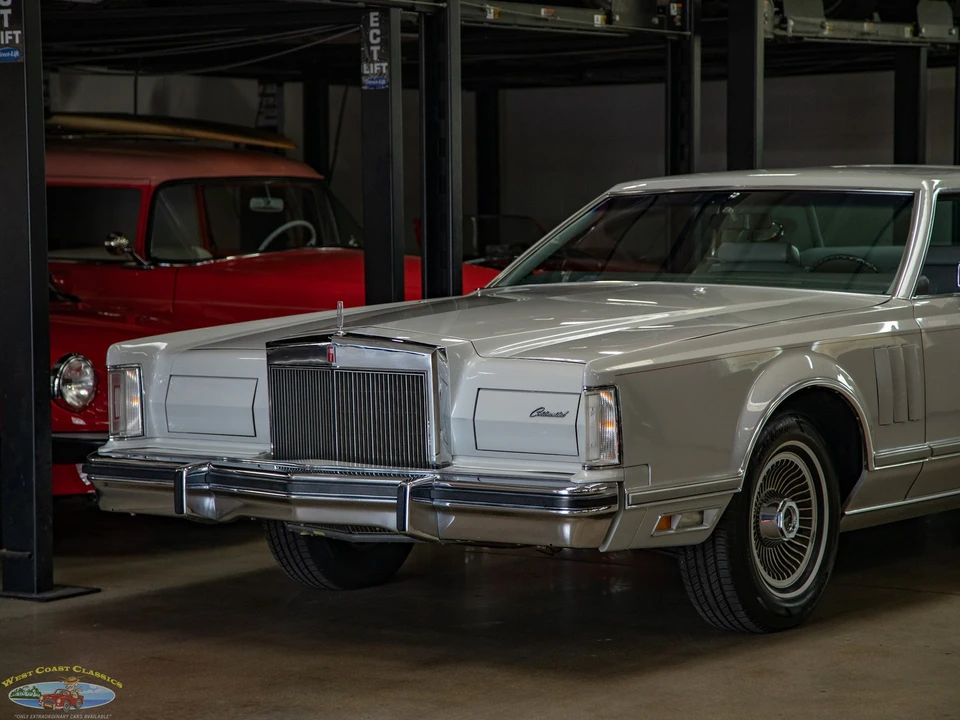 1977 Lincoln Continental 5th Gen - Image 9 of 31