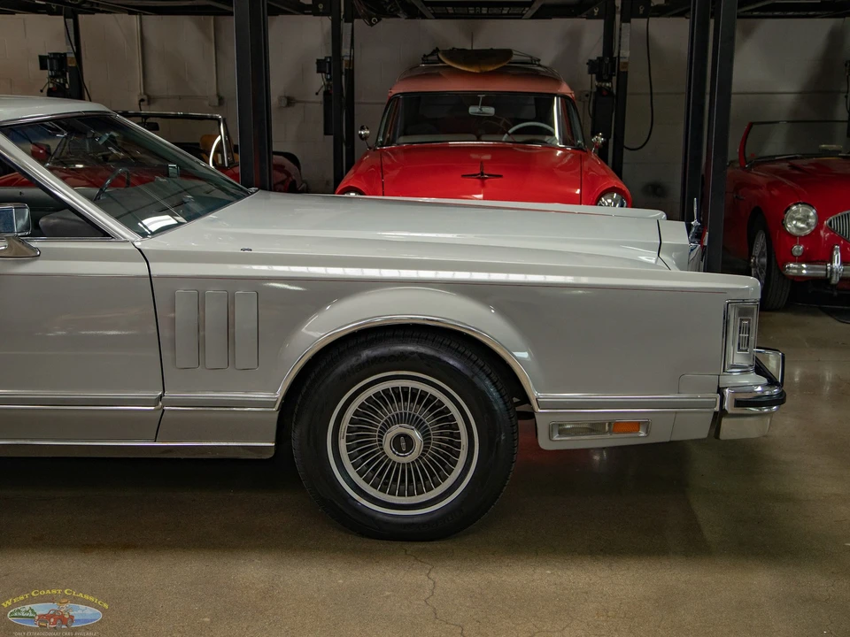 1977 Lincoln Continental 5th Gen - Image 4 of 31