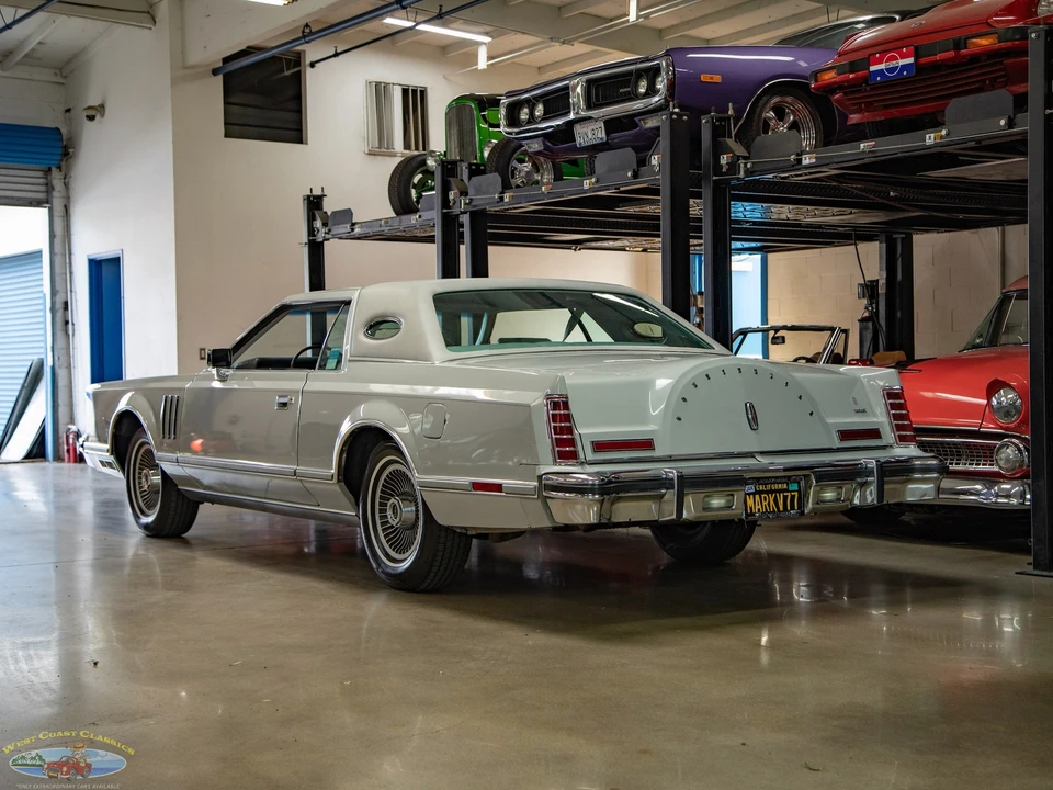 1977 Lincoln Continental 5th Gen - Image 22 of 31