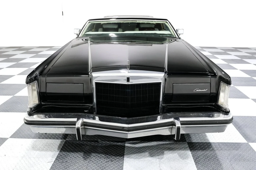 1977 Lincoln Continental Mark V - Image 2 of 12