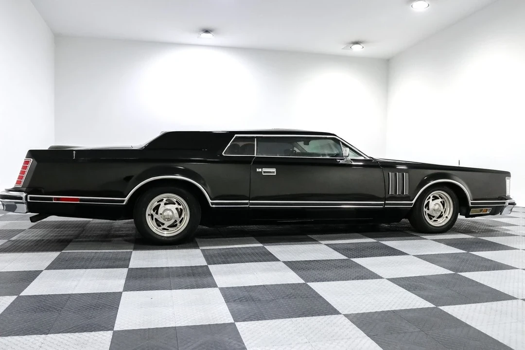 1977 Lincoln Continental Mark V - Image 8 of 12