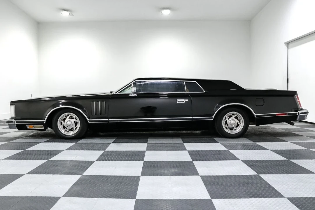 1977 Lincoln Continental Mark V - Image 4 of 12