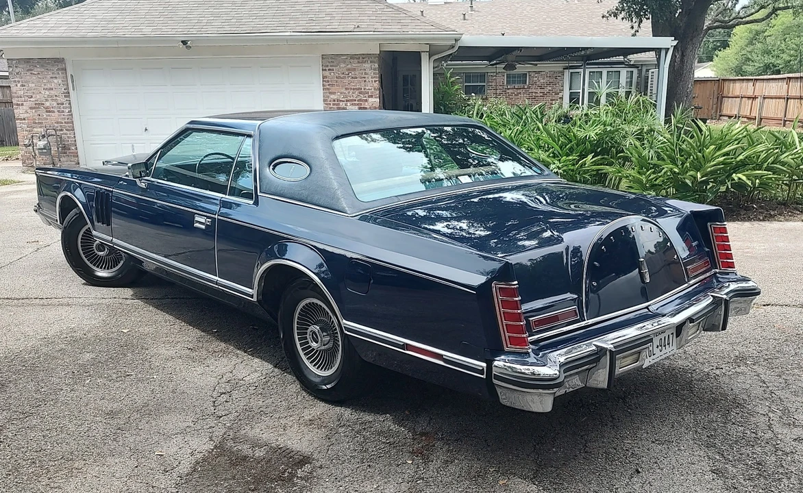 1977 Lincoln Continental Mark V - Image 10 of 20