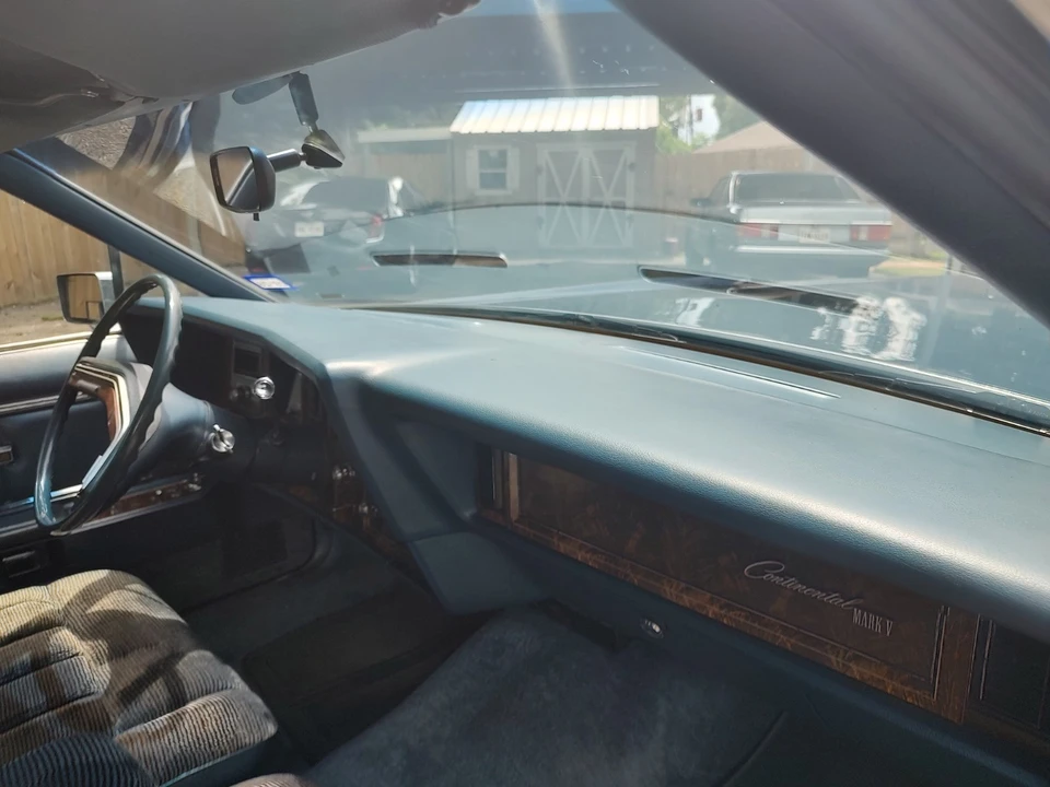 1977 Lincoln Continental Mark V - Image 17 of 20