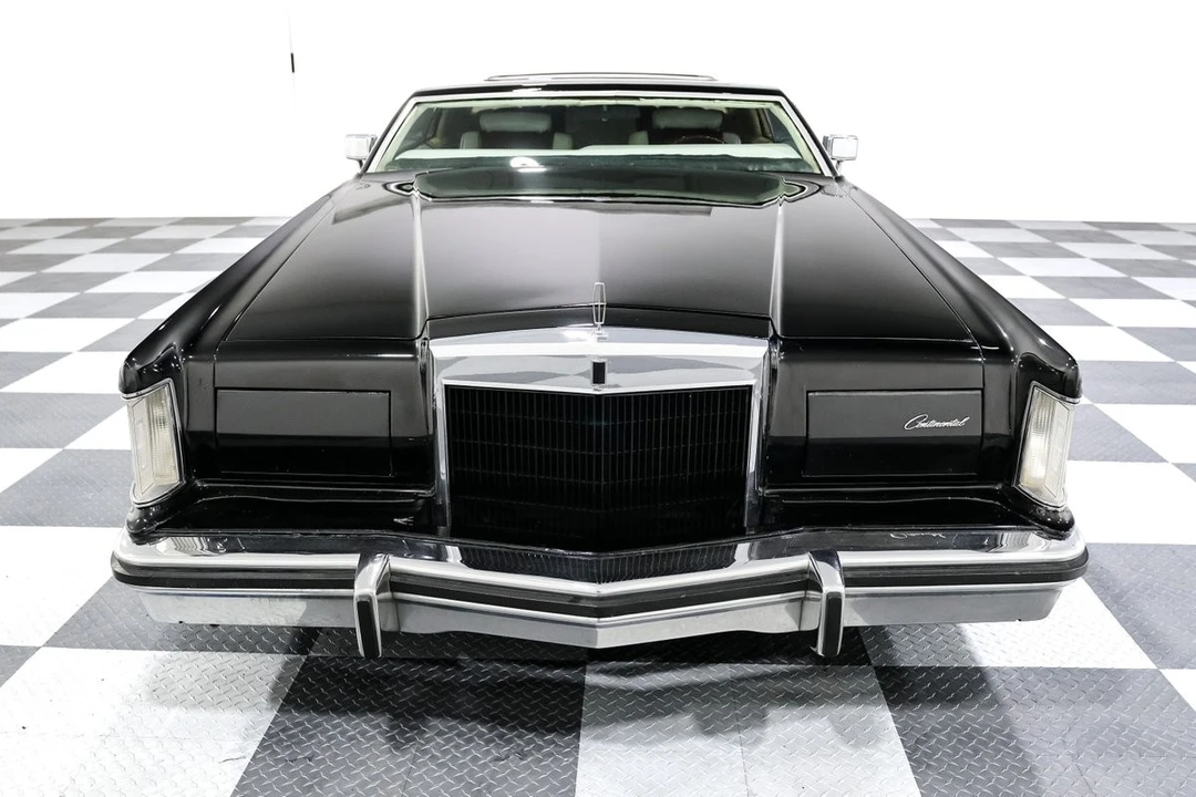 1977 Lincoln Continental Mark V - Image 2 of 21
