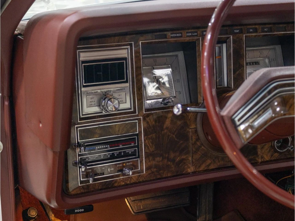 1977 Lincoln Continental Mark V - Image 26 of 31