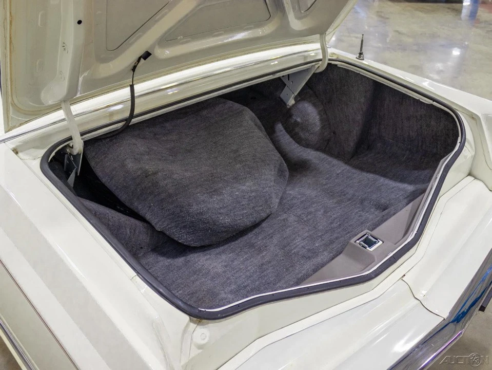 1977 Lincoln Continental Mark V - Image 18 of 24