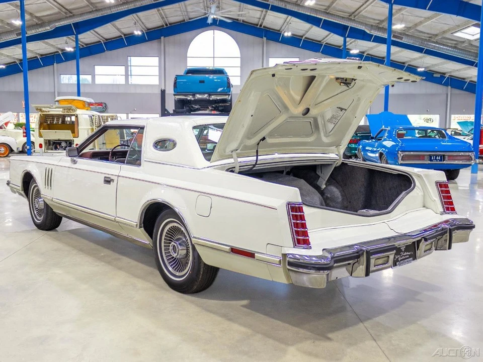 1977 Lincoln Continental Mark V - Image 16 of 24