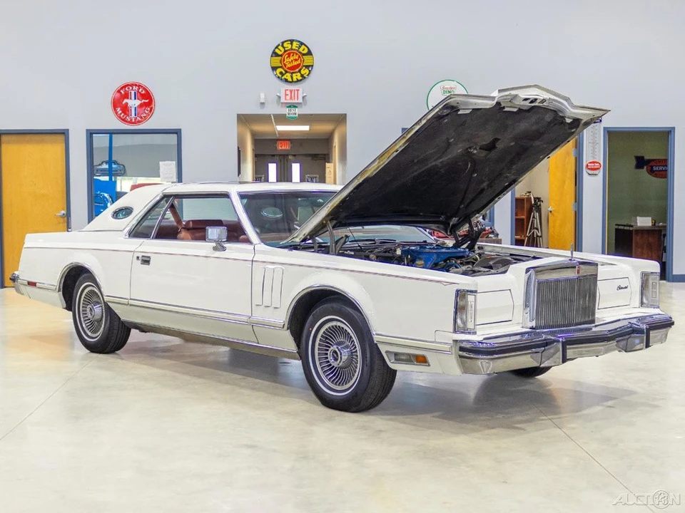 1977 Lincoln Continental Mark V - Image 10 of 24