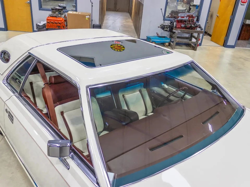 1977 Lincoln Continental Mark V - Image 26 of 31