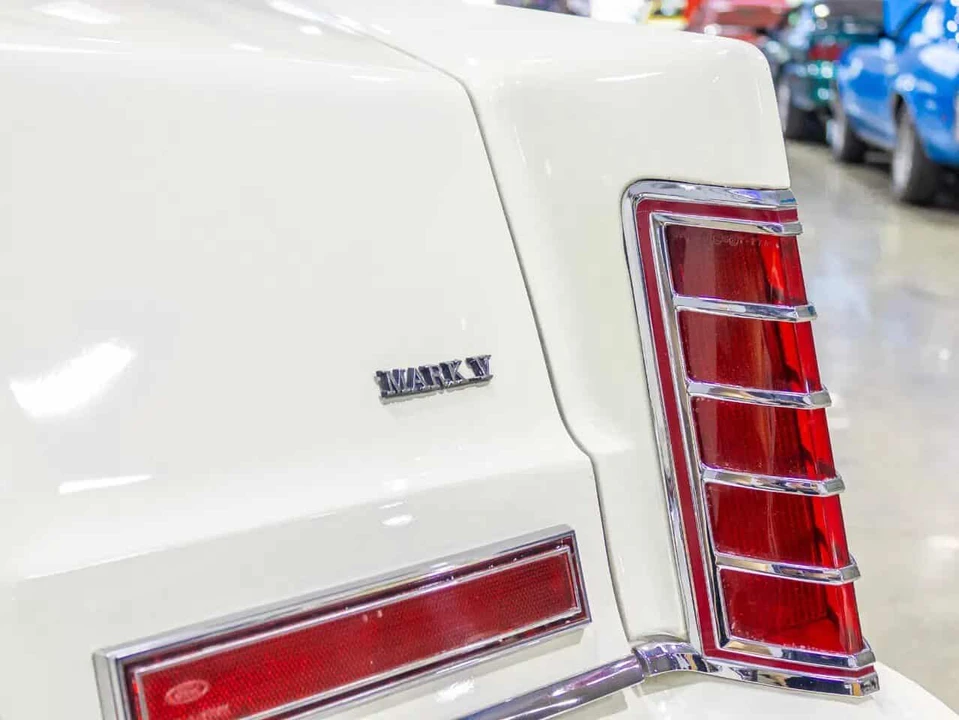 1977 Lincoln Continental Mark V - Image 22 of 31