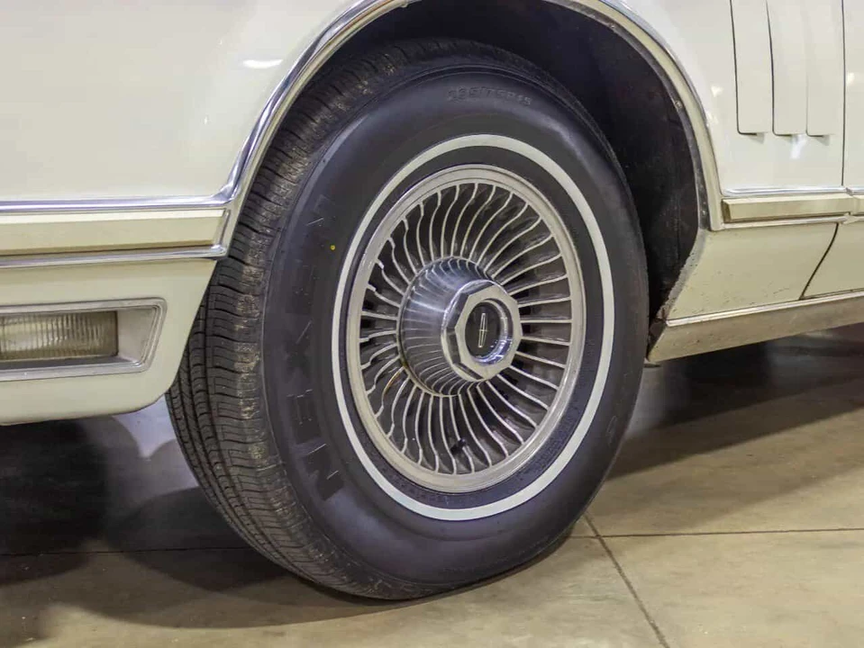 1977 Lincoln Continental Mark V - Image 27 of 31