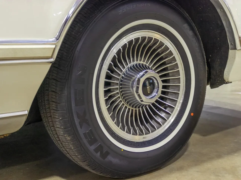 1977 Lincoln Continental Mark V - Image 29 of 31