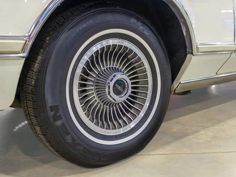 1977 Lincoln Continental Mark V - Image 30 of 31
