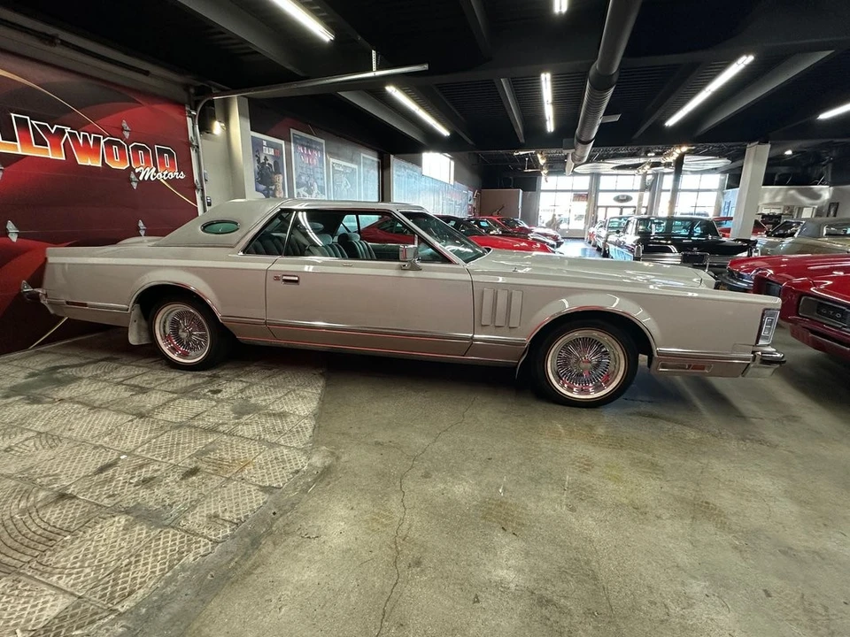 1977 Lincoln Continental Mark V - Image 10 of 21