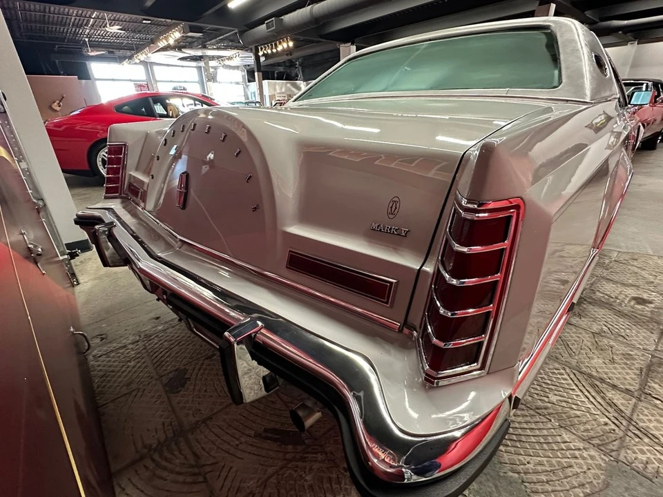 1977 Lincoln Continental Mark V - Image 15 of 21