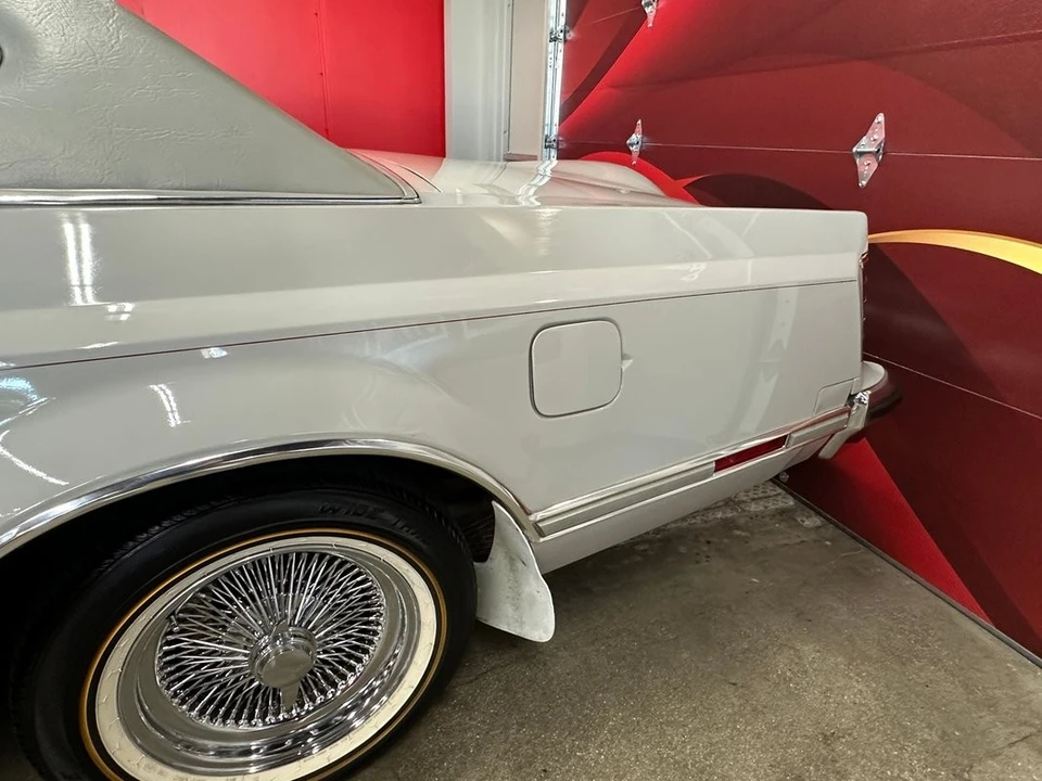 1977 Lincoln Continental Mark V - Image 20 of 21
