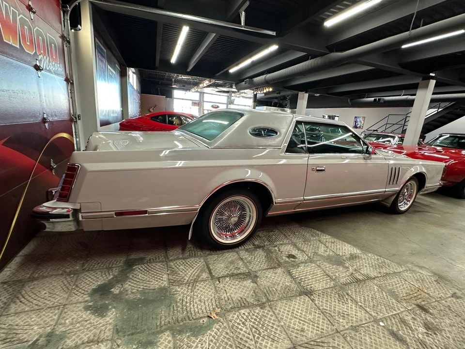 1977 Lincoln Continental Mark V - Image 12 of 21