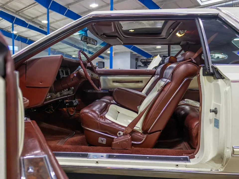 1977 Lincoln Continental Mark V - Image 22 of 31