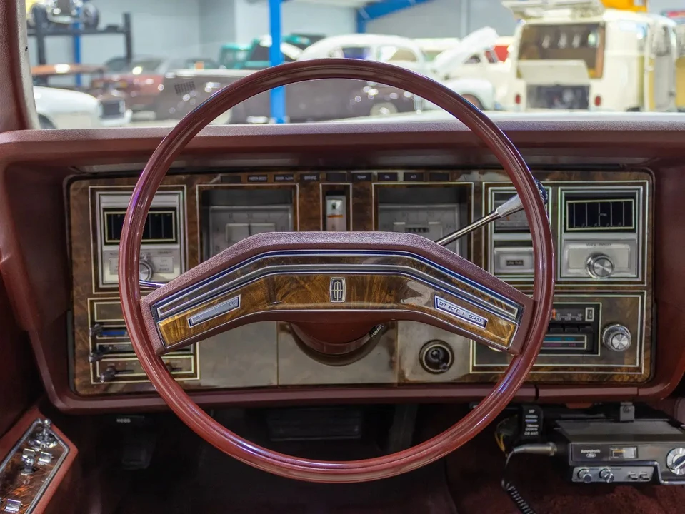 1977 Lincoln Continental Mark V - Image 26 of 31
