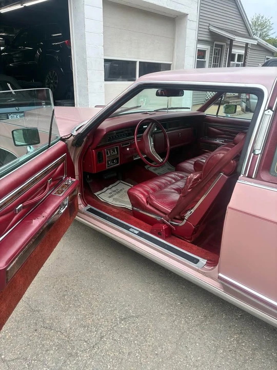 1977 Lincoln Town Car - Image 3 of 14