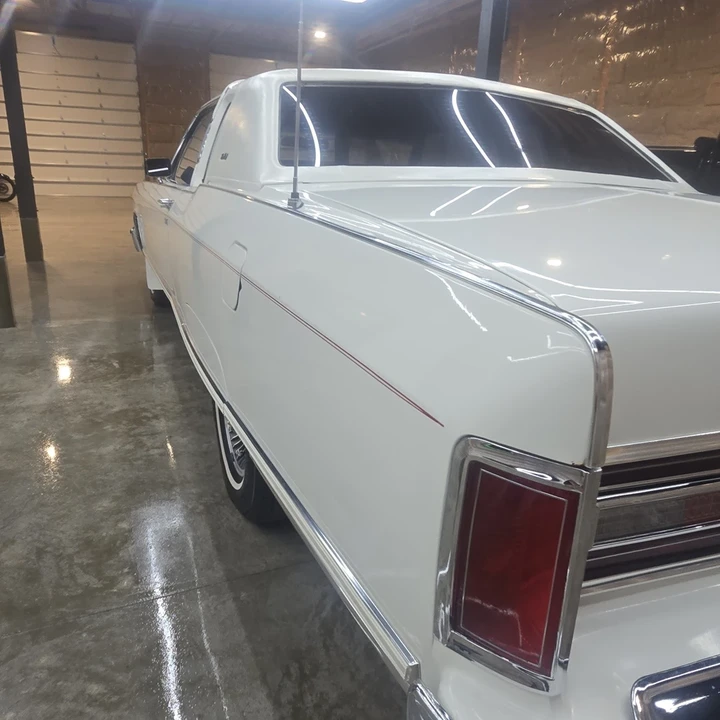 1977 Lincoln Town Car - Image 8 of 21