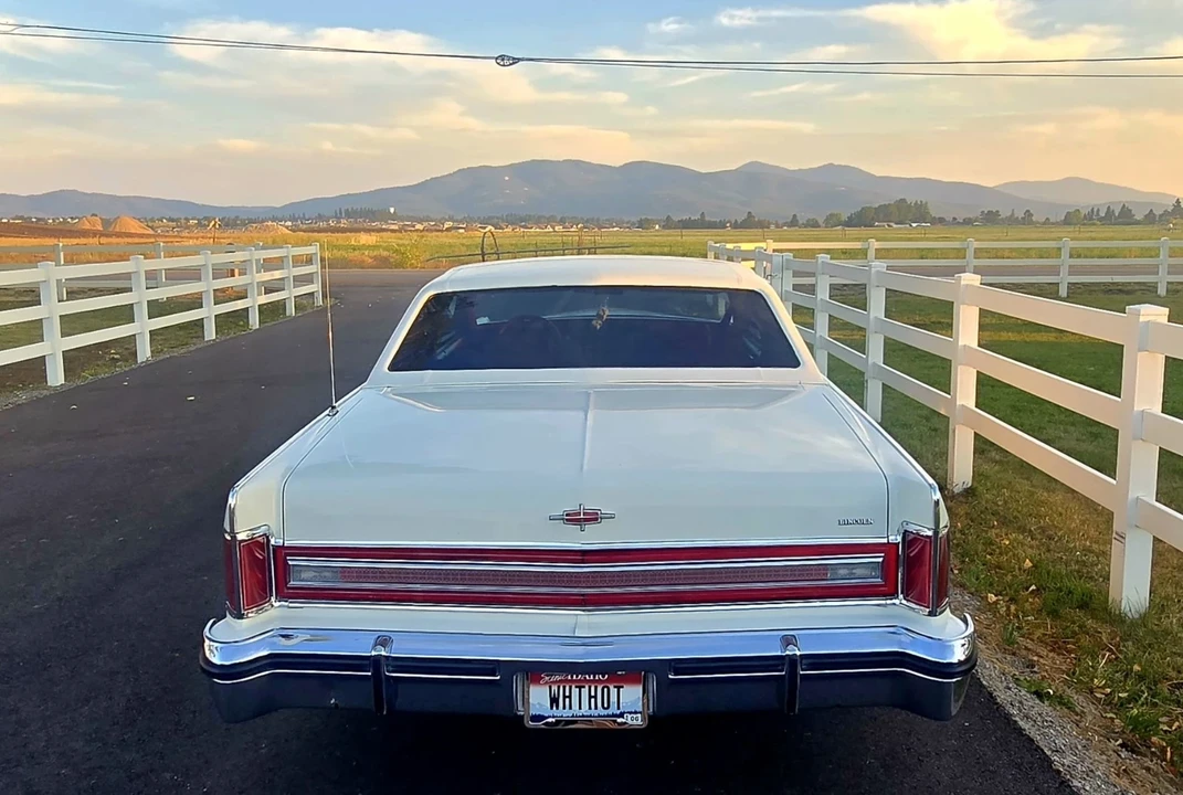 1977 Lincoln Town Car - Image 2 of 21