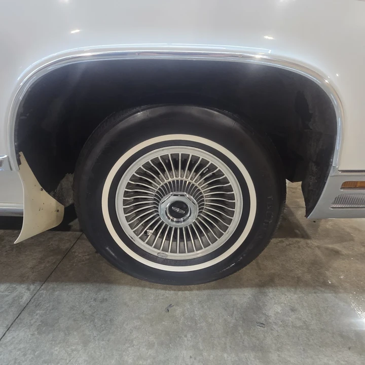 1977 Lincoln Town Car - Image 9 of 21
