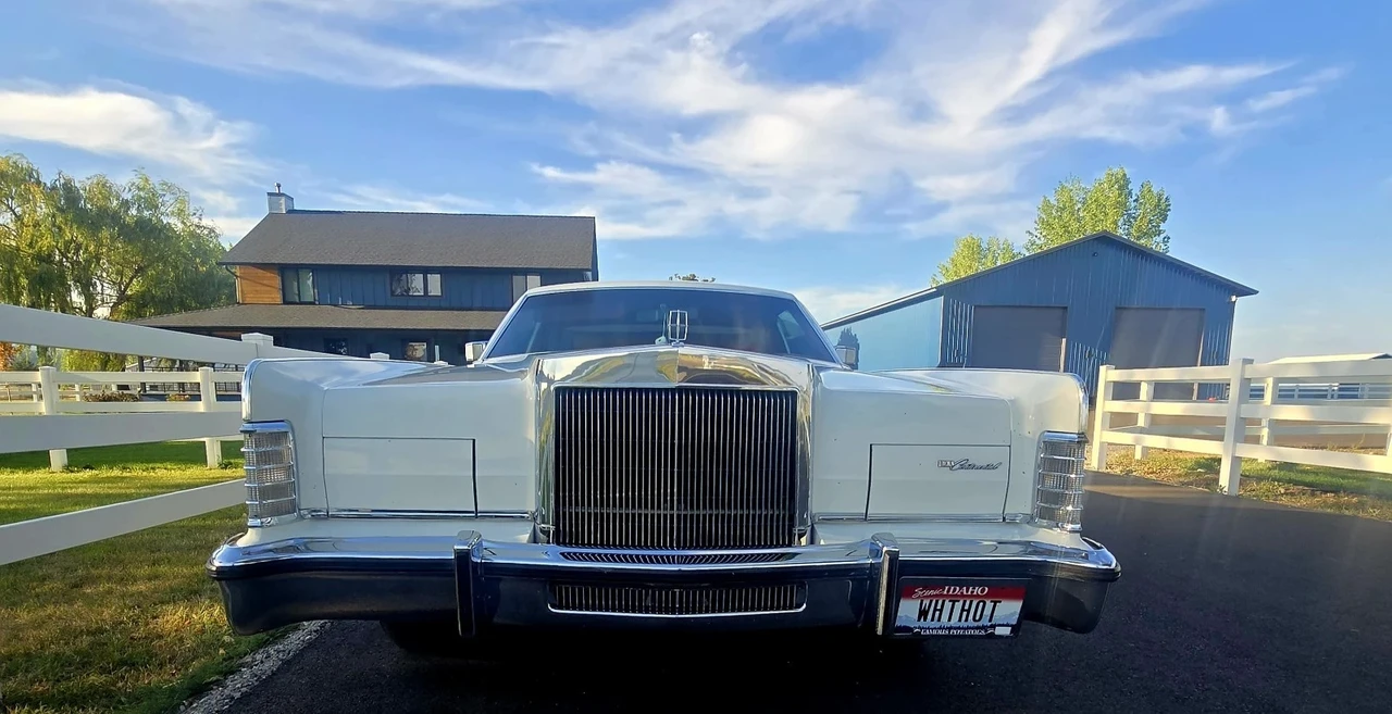 1977 Lincoln Town Car - Image 3 of 21